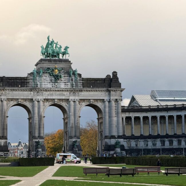 Energiebewust ondernemen — zonnepanelen op een Belgisch bedrijfsgebouw
